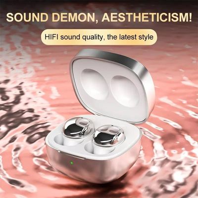 Los mini auriculares de botón de TWS tocan los auriculares estéreos inalámbricos de los auriculares de botón 3D de Bluetooth