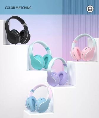 Auriculares coloridos de la historieta de las auriculares del micrófono con anulación de ruido del diseño de la pendiente